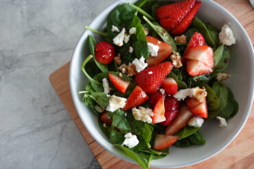 Strawberry Spinach Salad with Goat Cheese and Balsamic Vin