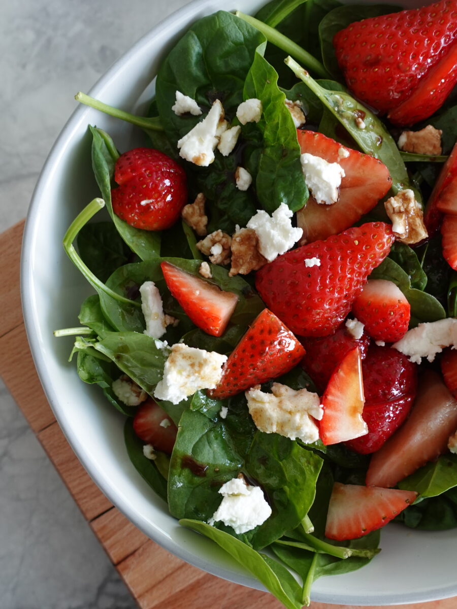 Strawberry Spinach Salad with Goat Cheese and Balsamic Vin